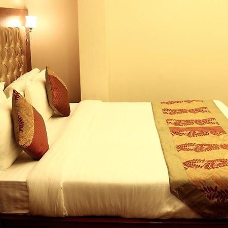 Oyo 1522 Npg Hotel Kalkutta Kültér fotó